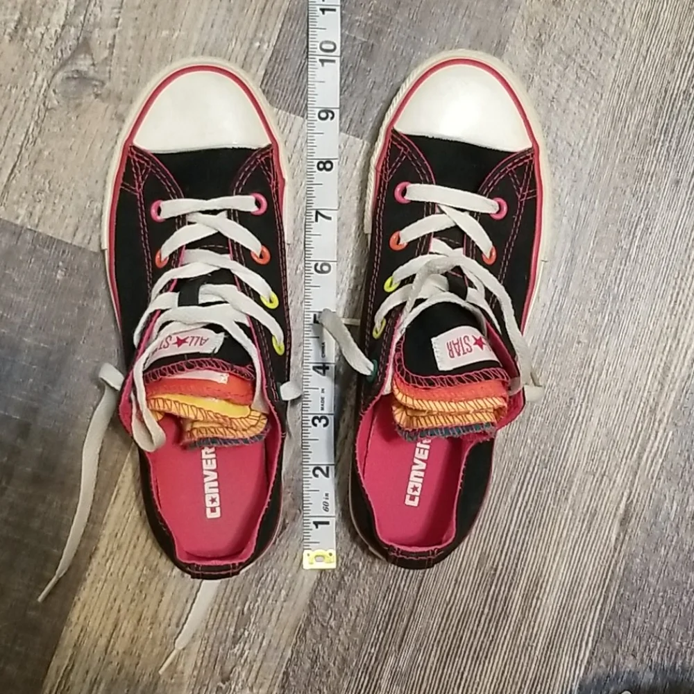 Converse different color